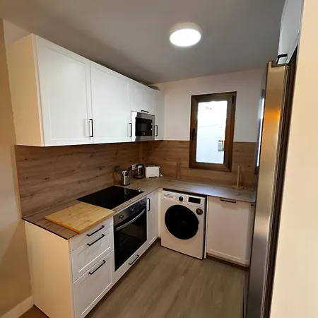 Coverlin Apartment *